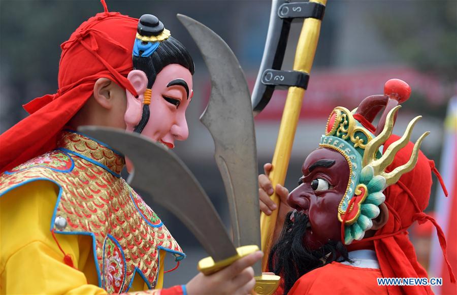 CHINA-JIANGXI-NUO OPERA-MASK MAKER(CN)