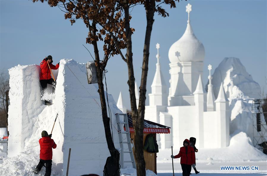 CHINA-HEILONGJIANG-HARBIN-SNOW SCULPTURE-COMPETITION (CN)