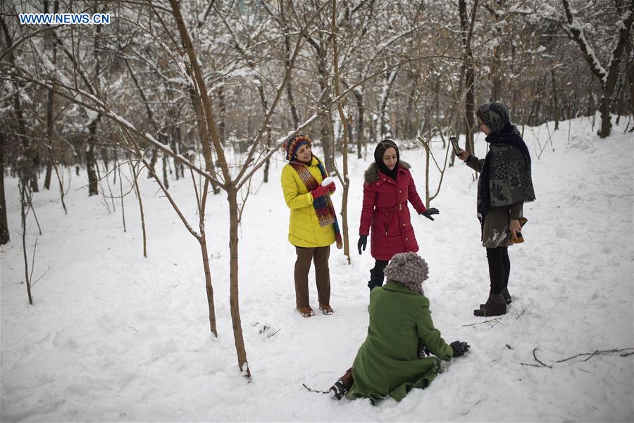 IRAN-TEHRAN-SNOWFALL