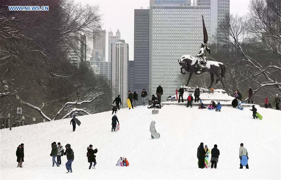 U.S.-CHICAGO-SNOW-FUN