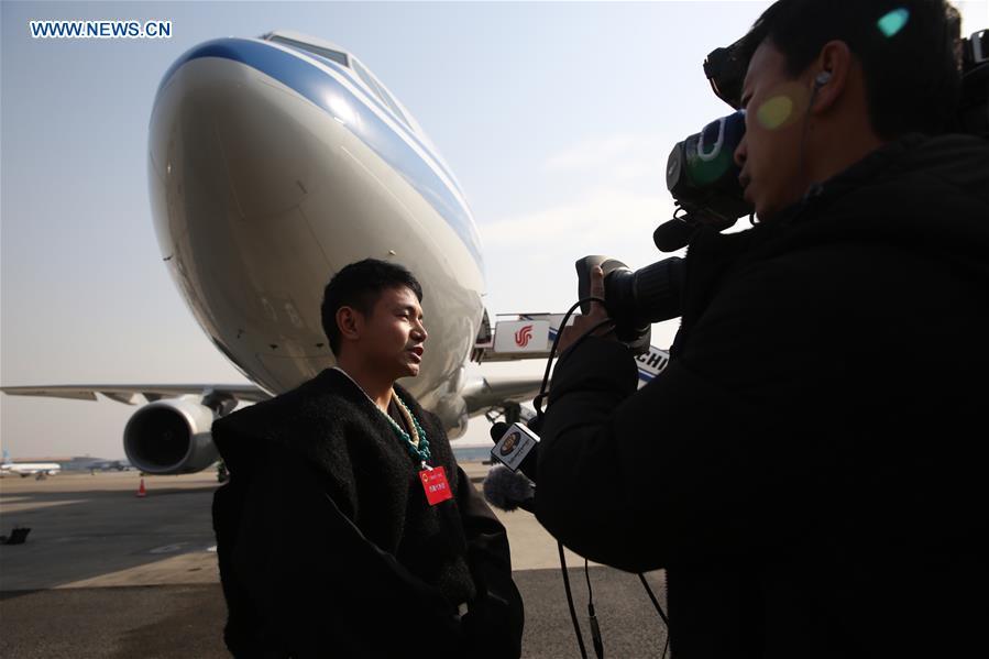 (TWO SESSIONS)CHINA-BEIJING-NPC DEPUTIES-ARRIVAL (CN)