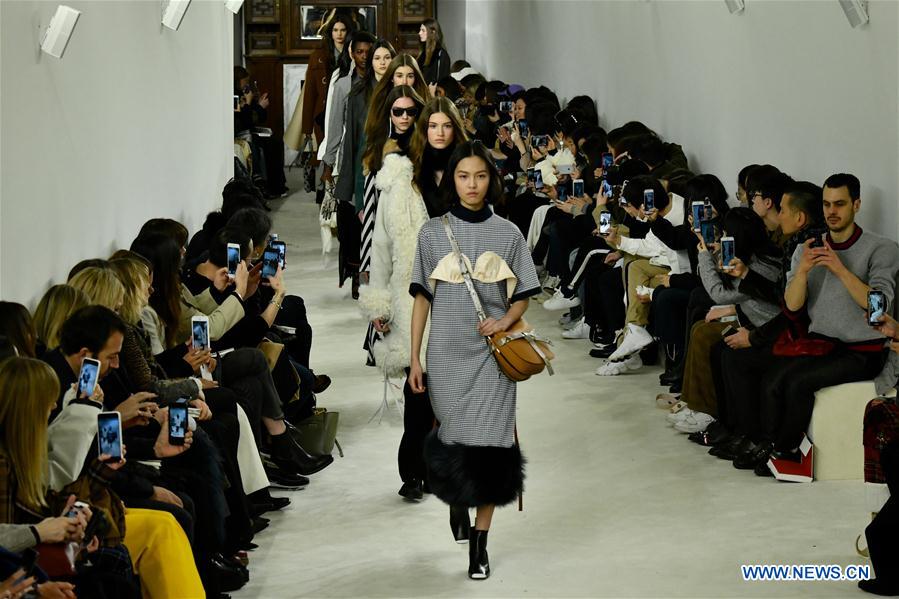 FRANCE-PARIS-FASHION WEEK-LOEWE