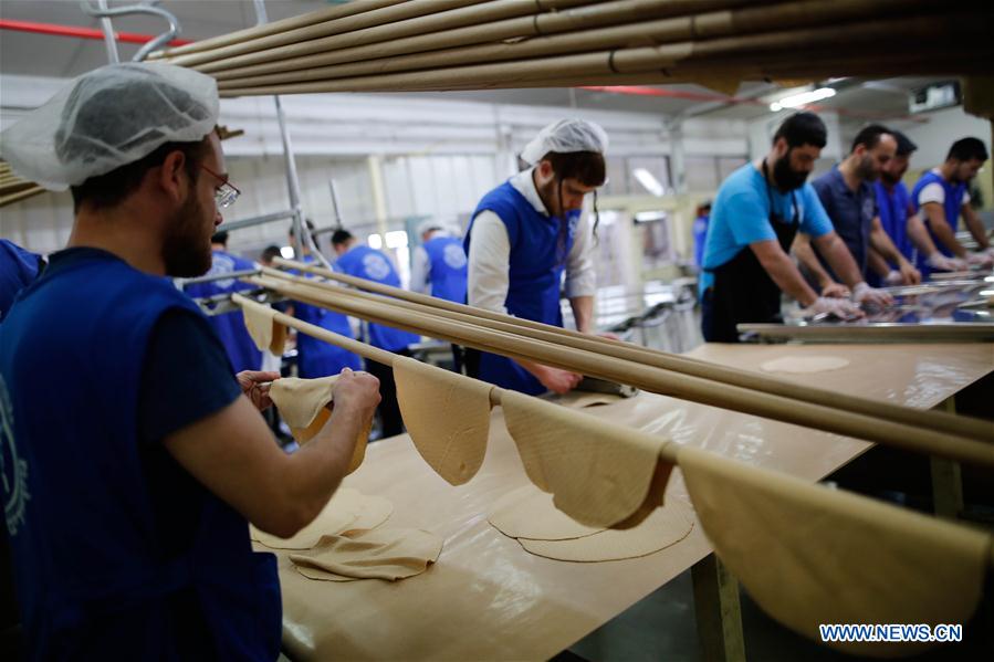 ISRAEL-KFAR CHABAD-MATZA