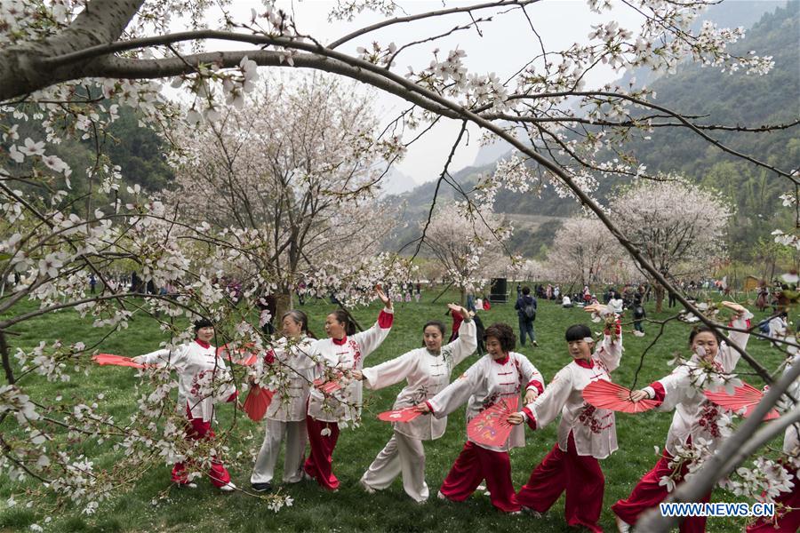 CHINA-HUBEI-SPRING-VIEWS (CN)