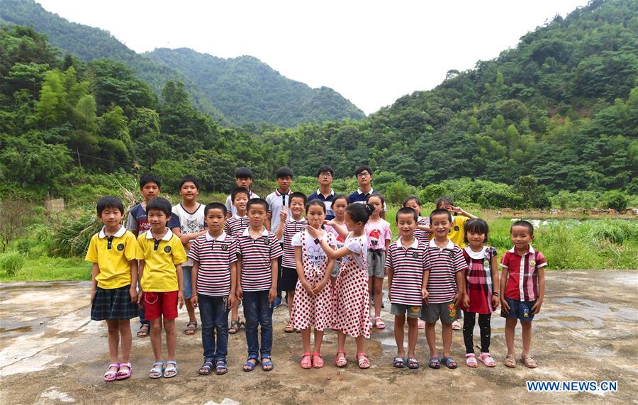 CHINA-JIANGXI-VILLAGE-MULTIPLE BIRTHS-TWINS-LIFE (CN)