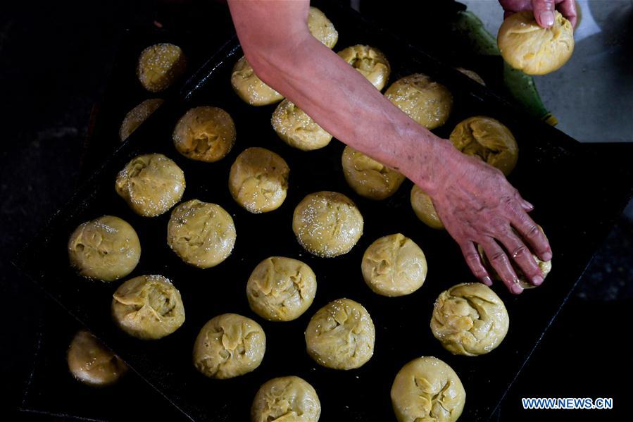 CHINA-INNER MONGOLIA-MOONCAKE-MAKING (CN)