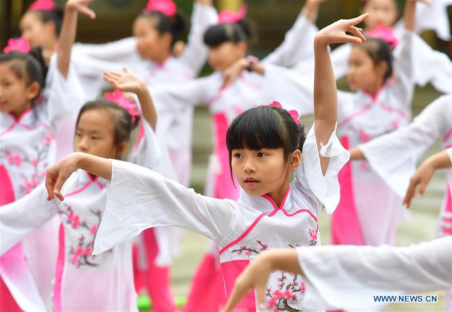 CHINA-GUANGXI-CAMPUS-TRADITIONAL CULTURE (CN)