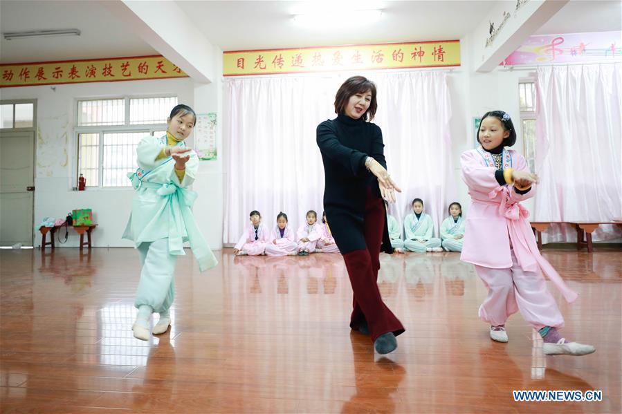 #CHINA-JIANGSU-HUANGMEI OPERA-STUDENTS (CN)