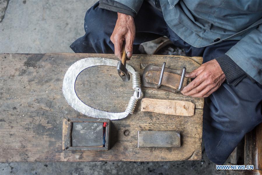 CHINA-HUNAN-XIANGXI-SILVER MAKING (CN)