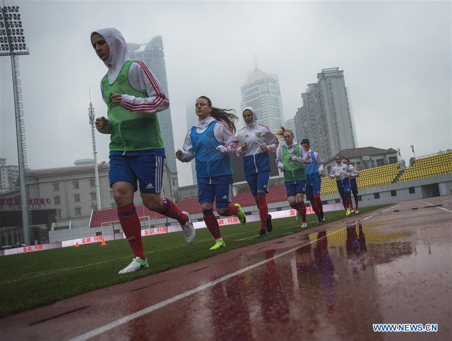 (SP)CHINA-WUHAN-SOCCER-RUSSIA-TRAINING(CN)