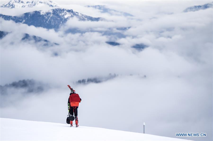 XINHUA PHOTOS OF THE DAY