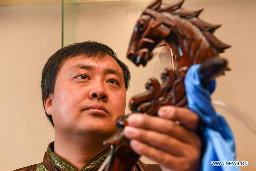 CHINA-JILIN-HORSE HEAD FIDDLE-INHERITOR (CN)