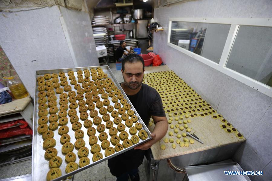 MIDEAST-JERUSALEM-EID AL-FITR-TRADITIONAL COOKIES