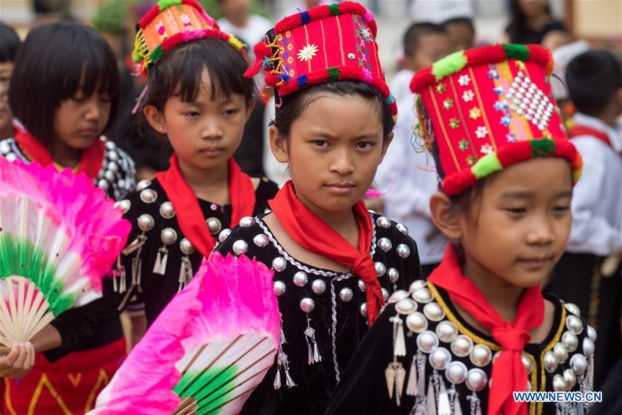 (SP)CHINA-YUNNAN-MANGSHI-MUNAO DANCING