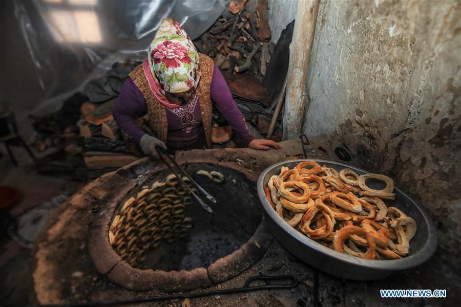 TURKEY-MALATYA-FOOD-SIMIT