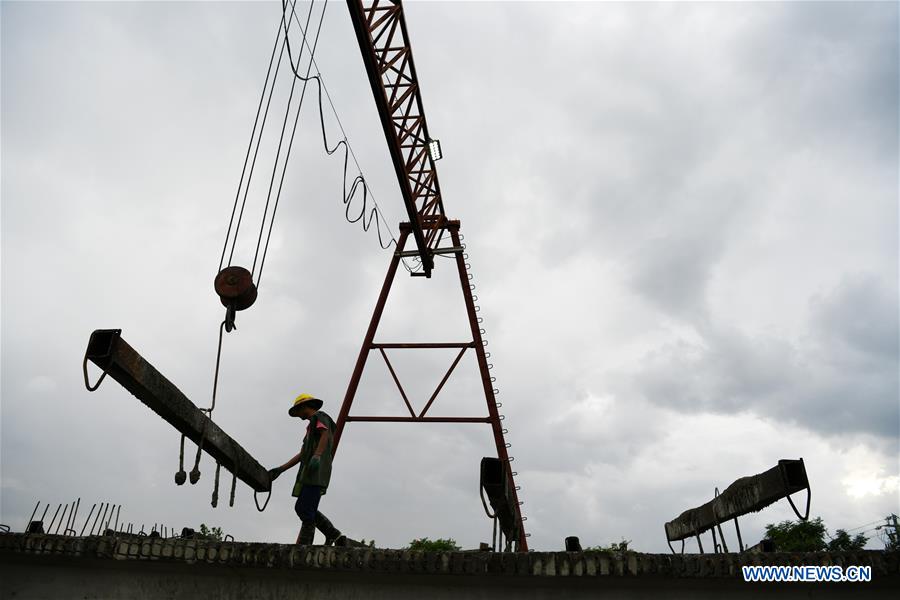 CHINA-JIANGXI-XINMIAO LAKE-GRAND BRIDGE-CONSTRUCTION (CN)