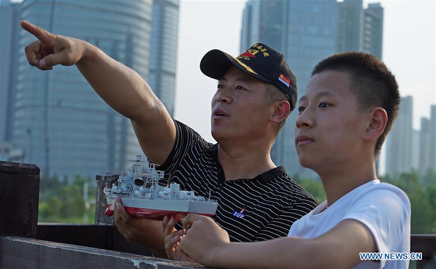 CHINA-JIANGXI-NANCHANG-DESTROYER-TOURISM-NAVY VETERAN-GUIDE (CN)