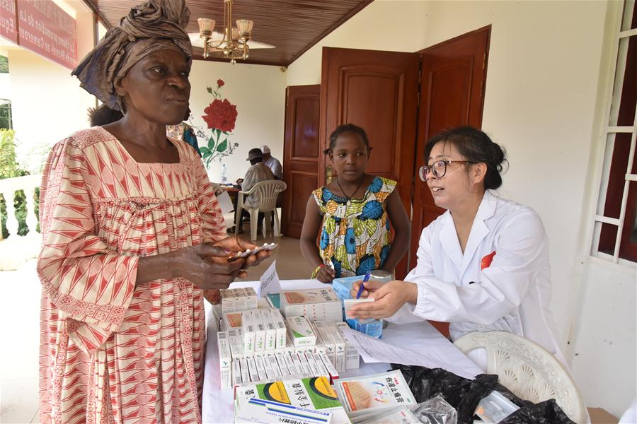 CAMEROON-MBALMAYO-CHINESE MEDICAL TEAM-FREE TREATMENT-MEAL