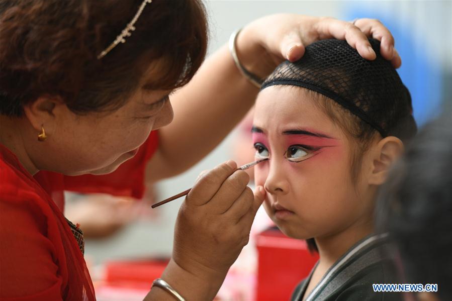 CHINA-HEBEI-SHIJIAZHUANG-KIDS-LOCAL OPERA (CN)