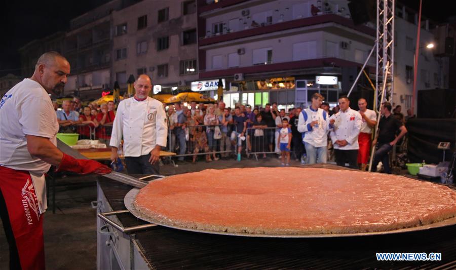 SERBIA-LESKOVAC-BARBECUE FESTIVAL-BIGGEST BURGER