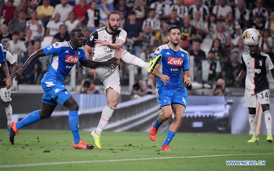 (SP)ITALY-TURIN-SOCCER-SERIE A-JUVENTUS-TROPHY CEREMONY