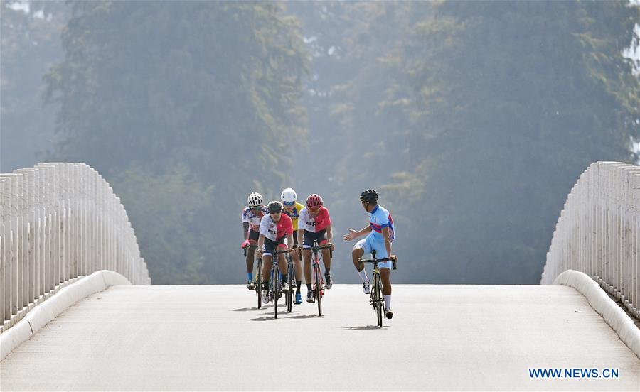 (SP)CHINA-WUHAN-7TH MILITARY WORLD GAMES-CYCLING ROAD