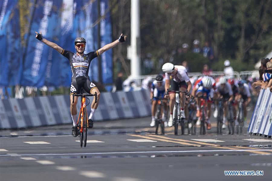 (SP)CHINA-WUHAN-7TH MILITARY WORLD GAMES-CYCLING ROAD