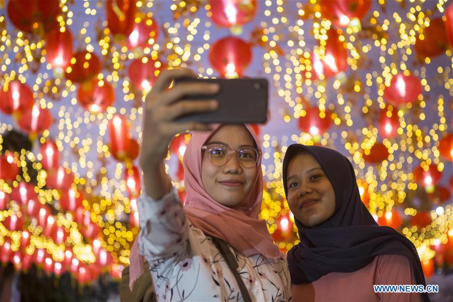 INDONESIA-SURAKARTA-CHINESE NEW YEAR-LANTERN DECORATION