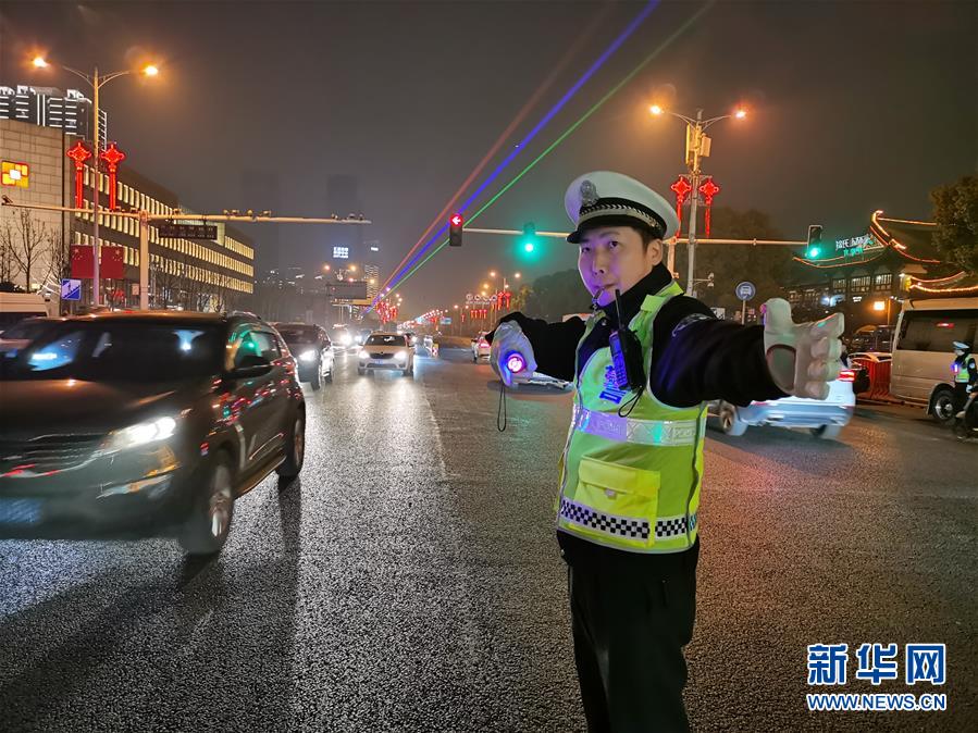 （图文互动）（2）不一样的烟火——城市基层工作者的新年第一天