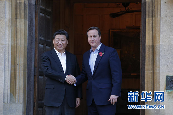 10月22日，国家主席习近平在契克斯首相乡间别墅同英国首相卡梅伦再次会晤。新华社记者 鞠鹏 摄